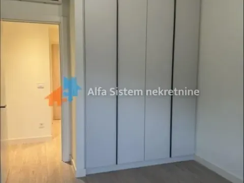 Izdavanje, četvorosoban stan, 110m², Savski Venac, Beograd - image 16