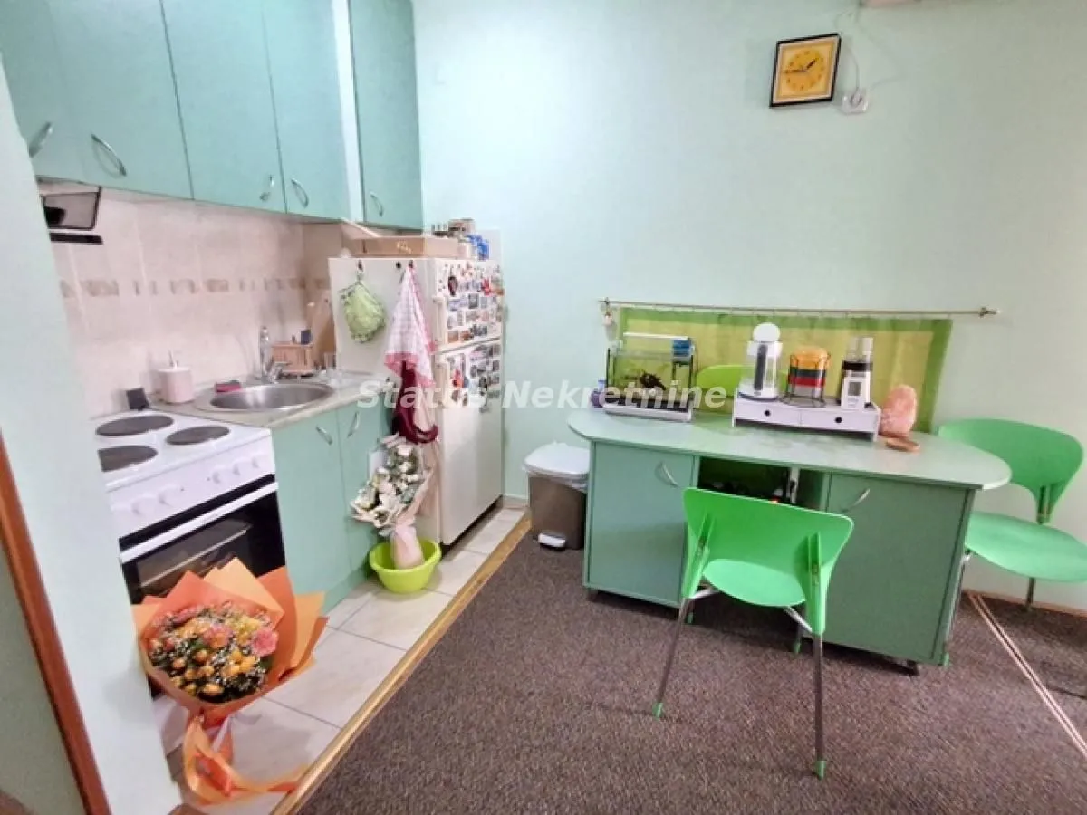 Izdavanje, garsonjera, 25m², Grbavica, Novi Sad Sve Podlokacije