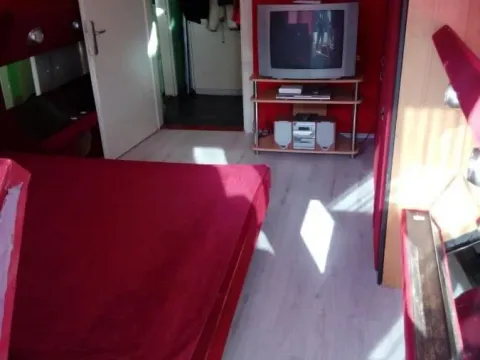 Izdavanje, dvosoban stan, 62m², Centar, Novi Sad - image 7