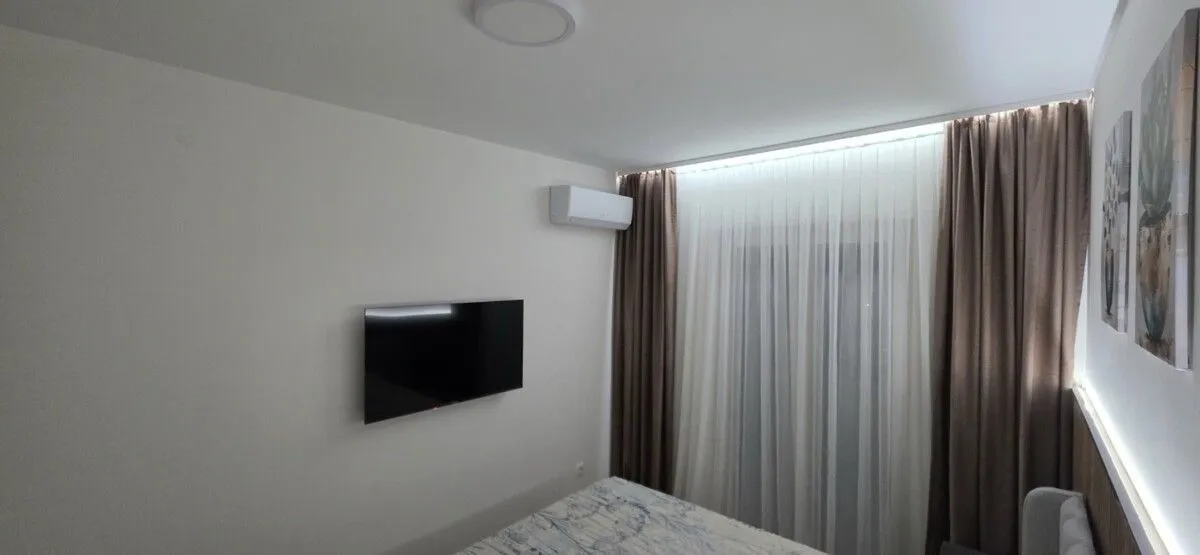 Izdavanje, jednosoban stan, 49m², Central Point, Podgorica