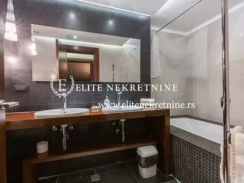 Rent, four bedroom apartment, 240m², Kalenić Pijaca, Vračar Sve Podlokacije - image 7