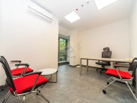 Rent, office space, 80m², Centar, Podgorica - image 1