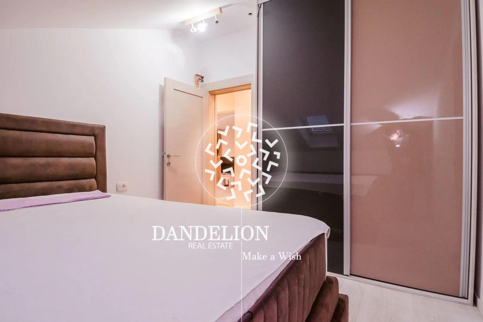 Izdavanje, trosoban stan, 125m², Vranići, Podgorica