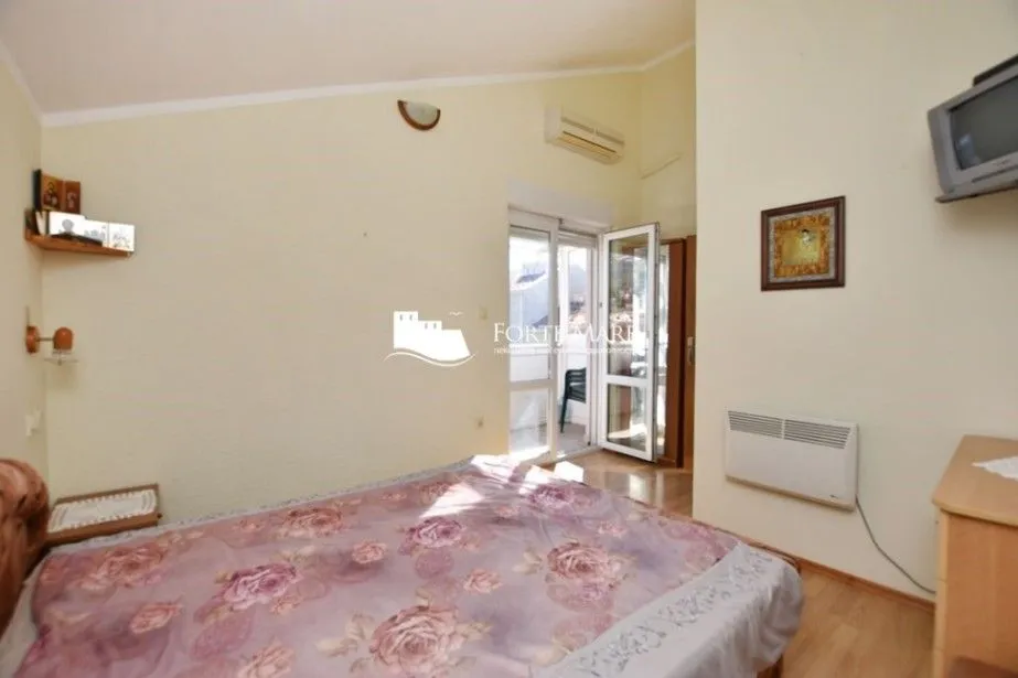 Prodaja, dvosoban stan, 70m², Đenovići, Herceg Novi