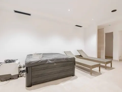 Prodaja, kuća, 240m², Budva, Crna Gora - image 38