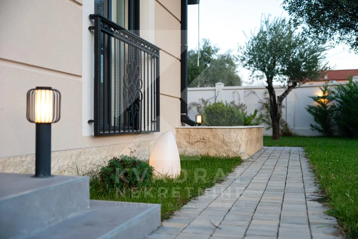Prodaja, kuća, 166m², Tološi, Podgorica