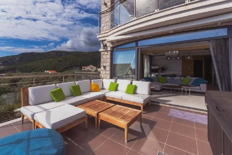 Sale, three bedroom apartment, 146m², Bečići, Budva