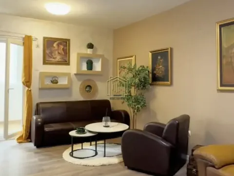 Izdavanje, trosoban stan, 106m², Preko Morače, Podgorica - image 1