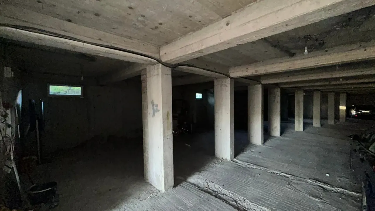 Izdavanje, poslovni prostor, 400m², Centar, Podgorica