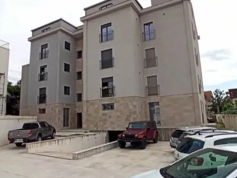 Prodaja, garsonjera, 25m², Centar, Tivat - image 2