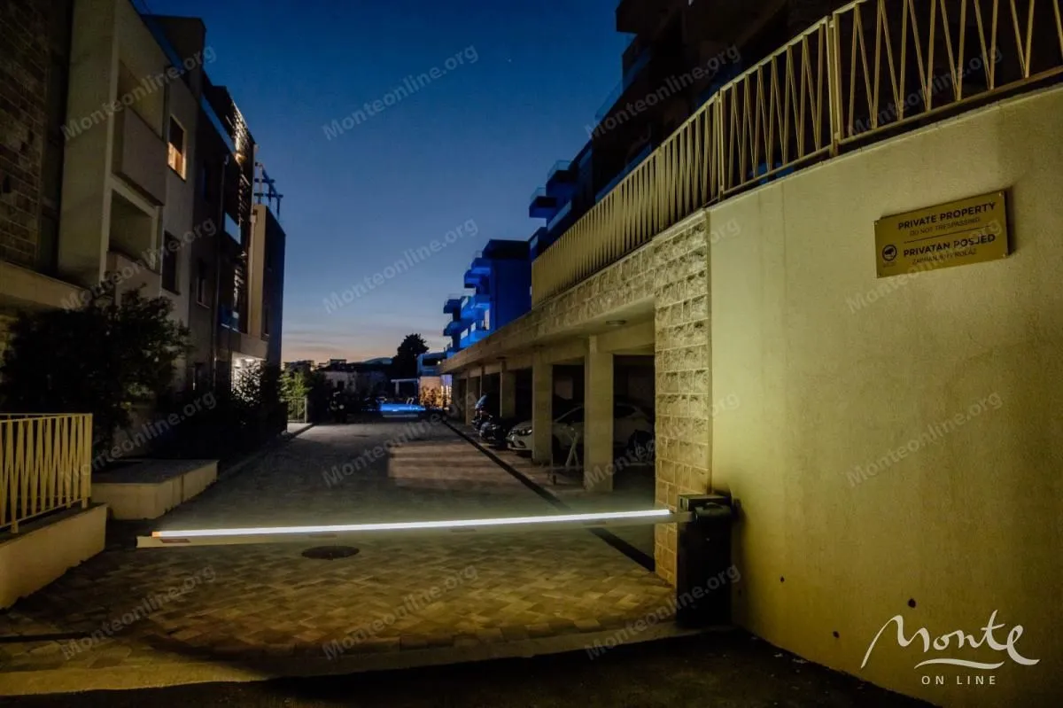 Prodaja, dvosoban stan, 138m², Baošići, Herceg Novi