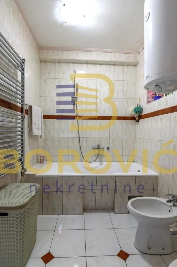 Sale, four bedroom apartment, 104m², Stari Grad, Beograd