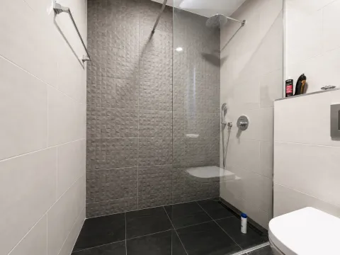 Izdavanje, dvosoban stan, 70m², Ljubović, Podgorica - image 14