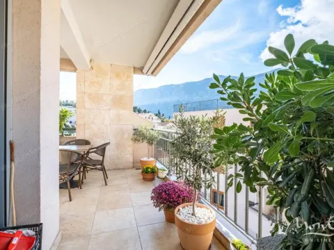 Prodaja, trosoban stan, 114m², Dobrota, Kotor - image 31