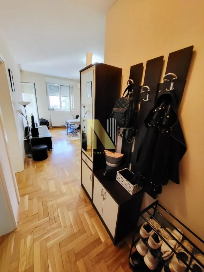 Prodaja, jednosoban stan, 37m², Salajka, Novi Sad Sve Podlokacije