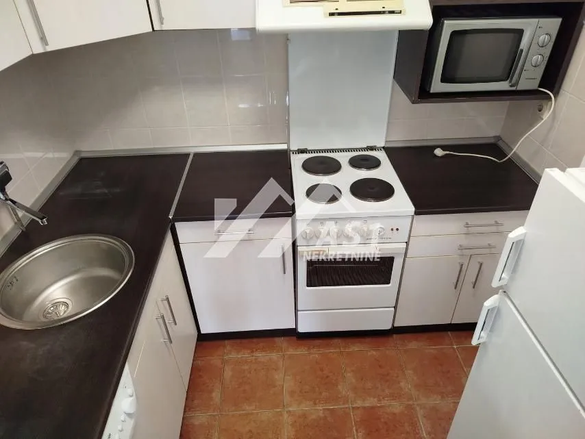 Izdavanje, dvosoban stan, 41m², Nova Detelinara, Novi Sad Sve Podlokacije