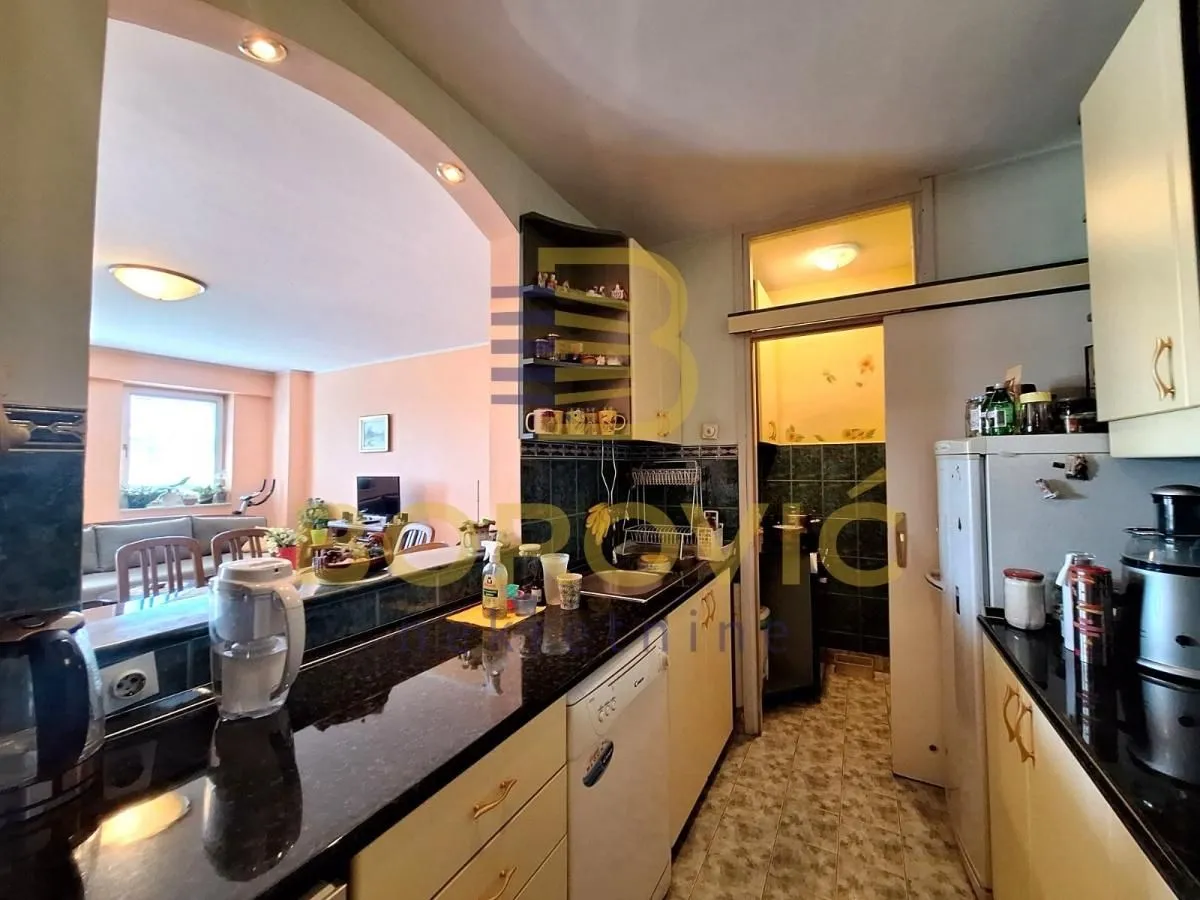 Prodaja, trosoban stan, 80m², Novi Beograd Blok 22, Novi Beograd Sve Podlokacije
