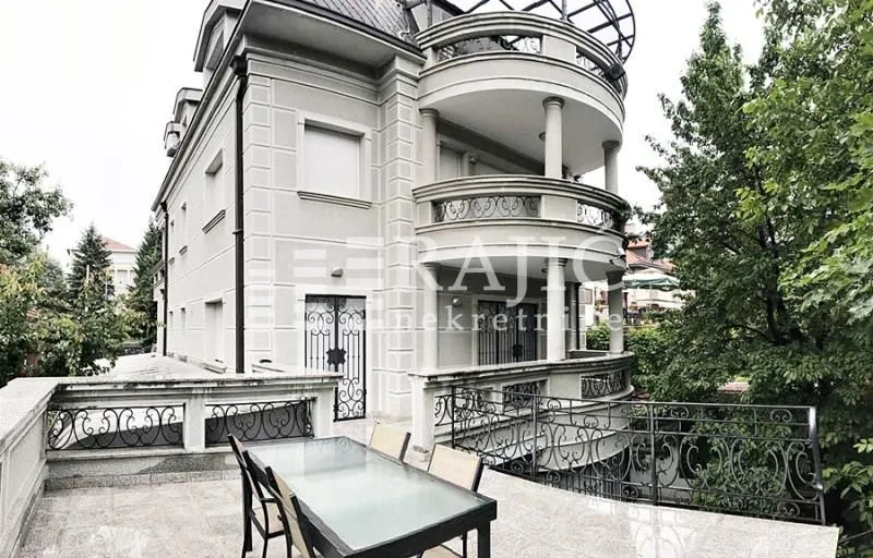 Izdavanje, kuća, 550m², Savski Venac, Beograd