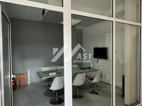 Rent, office space, 280m², Bulevar Oslobodjenja, Novi Sad Sve Podlokacije - image 9