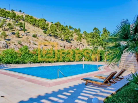 Prodaja, kuća, 300m², Zagorič, Podgorica - image 35