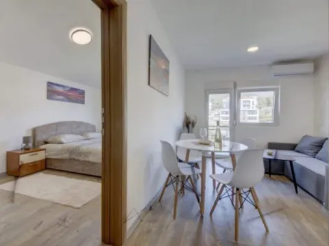 Izdavanje, dvosoban stan, 60m², Kava, Tivat - image 4