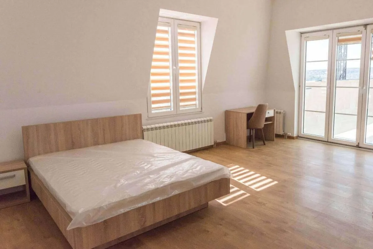 Izdavanje, kuća, 1400m², Savski Venac, Beograd