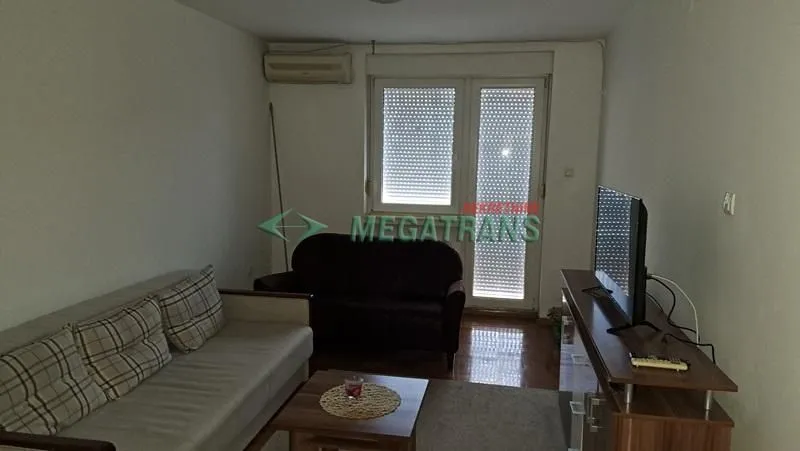 Izdavanje, trosoban stan, 72m², Bulevar Oslobodjenja, Novi Sad Sve Podlokacije