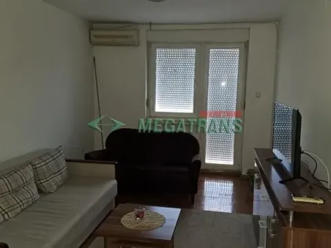 Stan in Bulevar Oslobodjenja