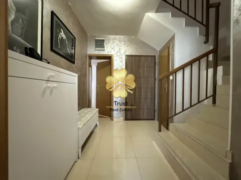 Izdavanje, trosoban stan, 126m², City Kej, Podgorica - image 11