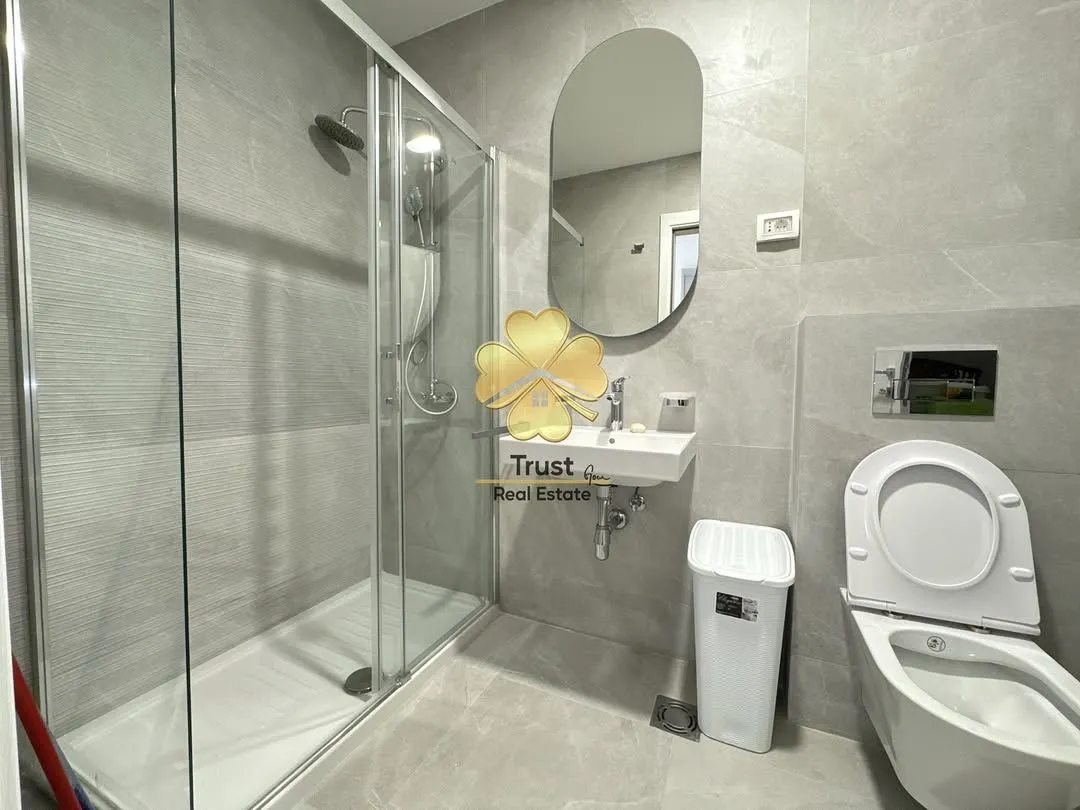 Izdavanje, jednosoban stan, 43m², Central Point, Podgorica