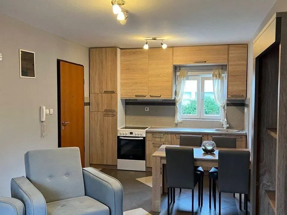 Rent, two bedroom apartment, 52m², Kalimanj, Tivat