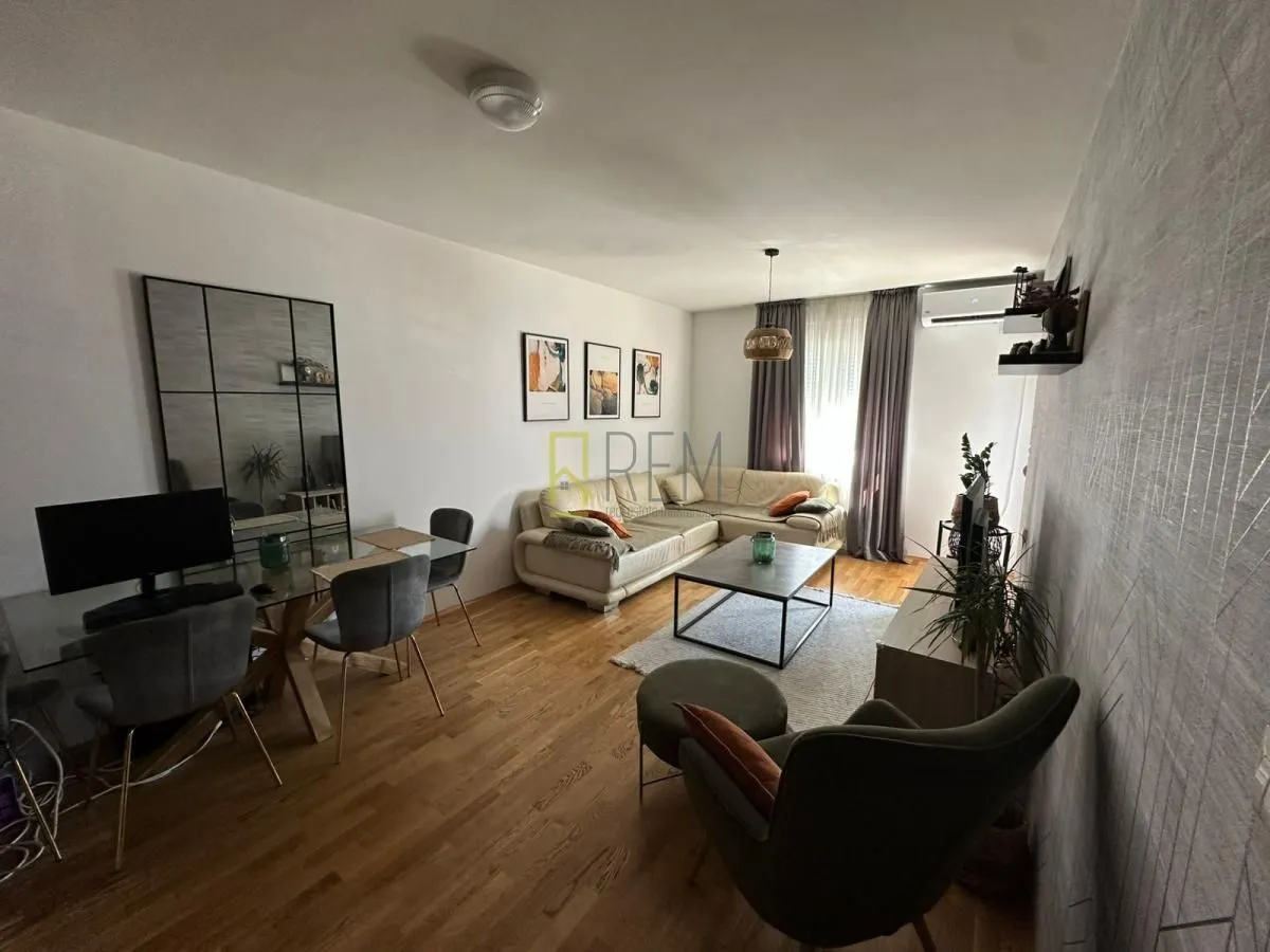 Prodaja, dvosoban stan, 70m², Stari Aerodrom, Podgorica