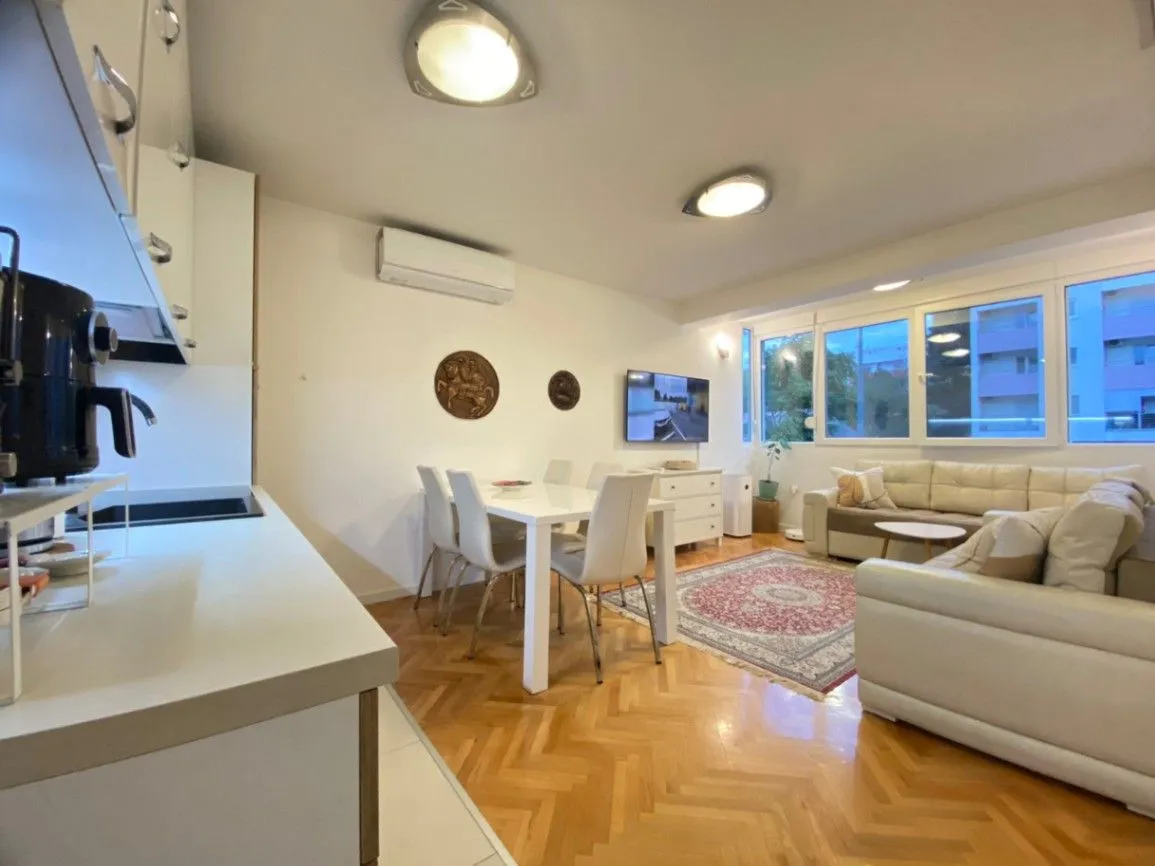 Prodaja, dvosoban stan, 70m², Centar, Podgorica