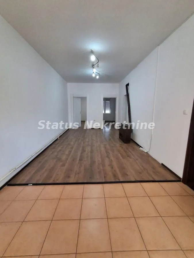 Prodaja, trosoban stan, 72m², Titel, Novi Sad