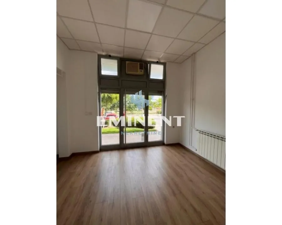 Izdavanje, poslovni prostor, 18m², Novi Beograd Blok 67, Novi Beograd Sve Podlokacije