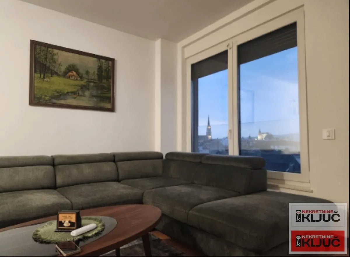 Izdavanje, dvosoban stan, 70m², Centar, Novi Sad