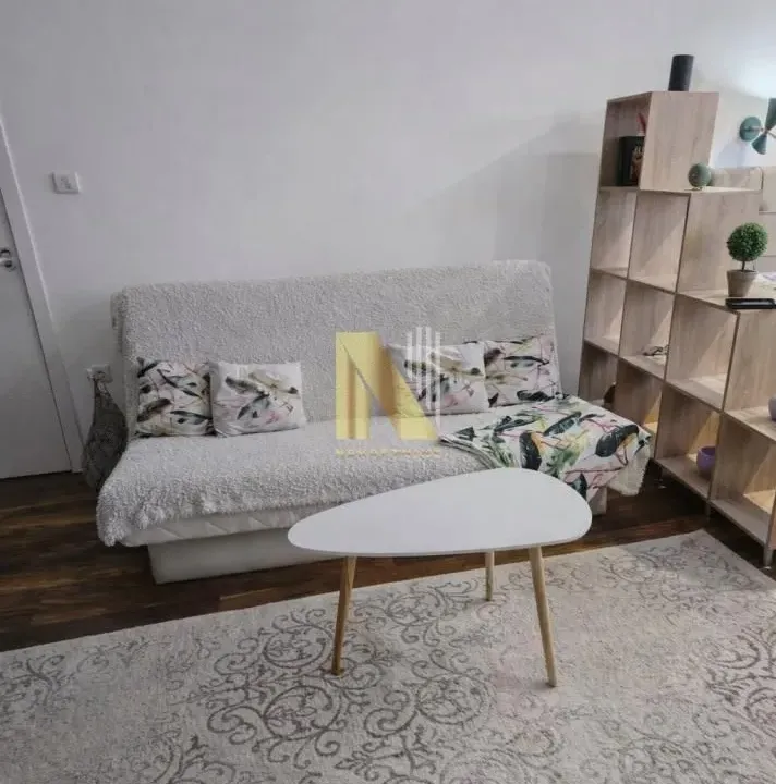 Izdavanje, garsonjera, 29m², Bulevar Oslobodjenja, Novi Sad Sve Podlokacije