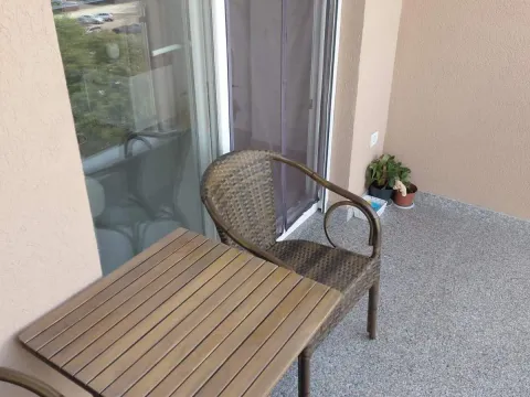 Rent, one bedroom apartment, 47m², Centar, Bar - image 5