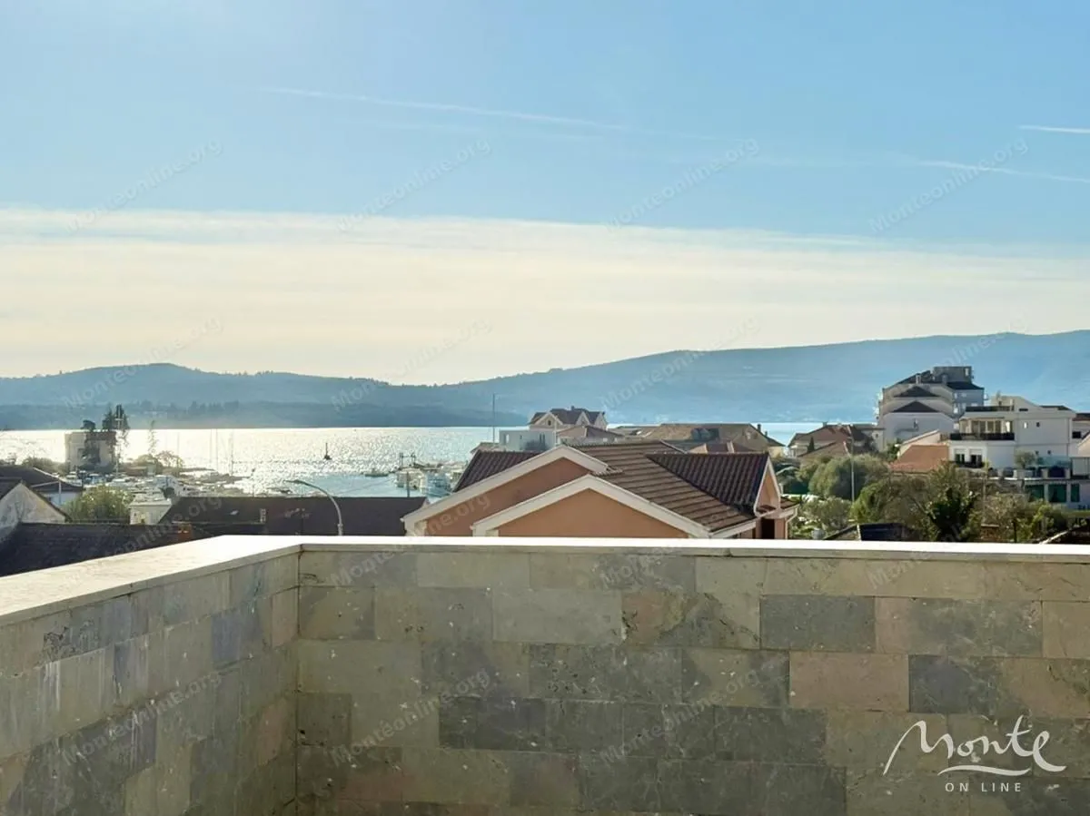 Prodaja, trosoban stan, 236m², Tivat, Crna Gora