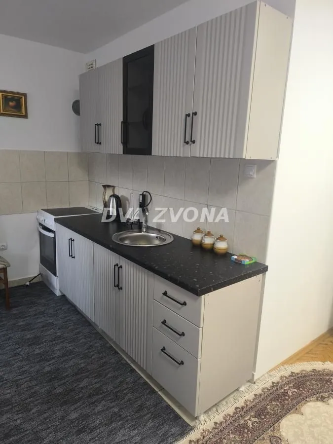 Izdavanje, dvosoban stan, 44m², Detelinara, Novi Sad Sve Podlokacije