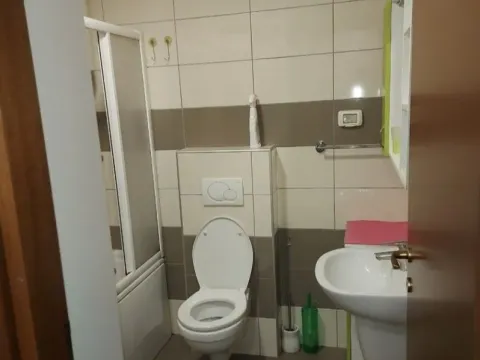 Izdavanje, dvosoban stan, 75m², City Kvart, Podgorica - image 9