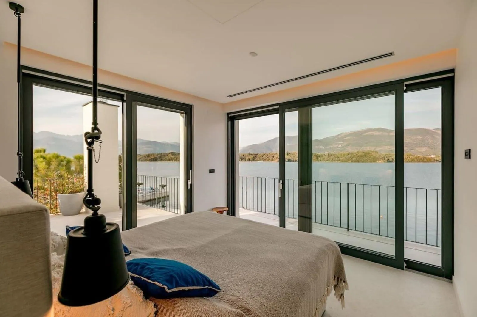 Prodaja, kuća, 676m², Đuraševići, Tivat