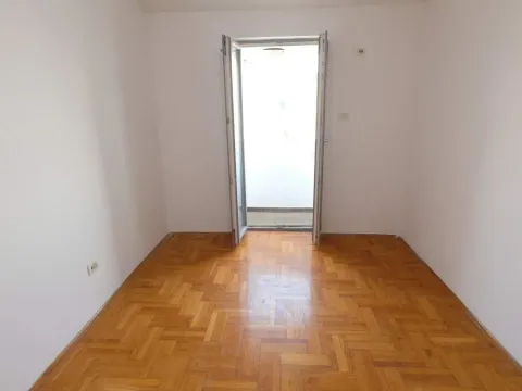 Rent, two bedroom apartment, 54m², City Kvart, Podgorica - image 6