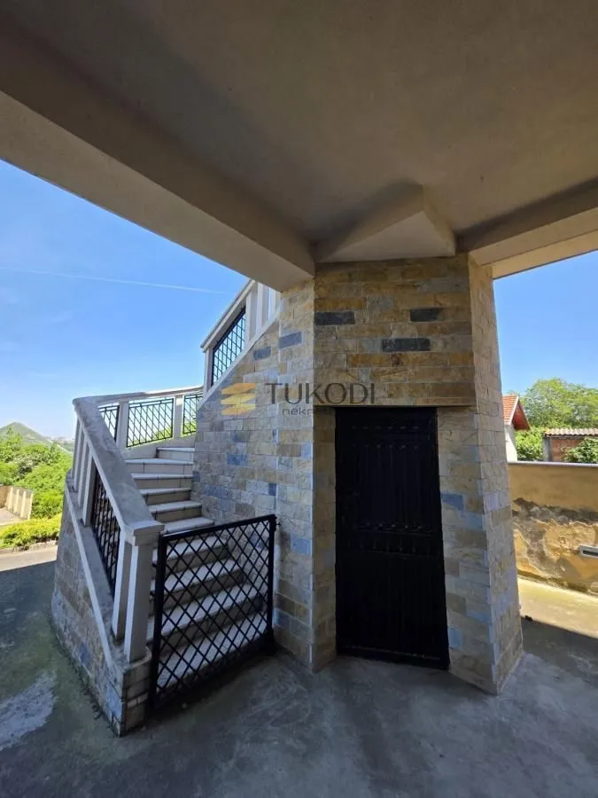 Prodaja, kuća, 400m², Sremska Kamenica, Petrovaradin