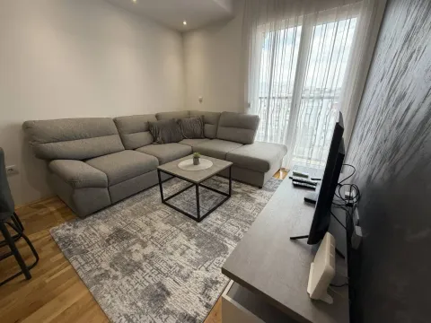 Izdavanje, jednosoban stan, 39m², Stari Aerodrom, Podgorica - image 4