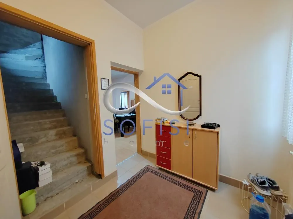 Prodaja, kuća, 189m², Salajka, Novi Sad Sve Podlokacije