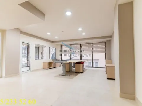 Rent, office space, 91m², Vračar Hram, Vračar Sve Podlokacije