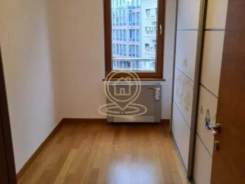 Izdavanje, trosoban stan, 83m², Vračar Hram, Vračar Sve Podlokacije - image 13