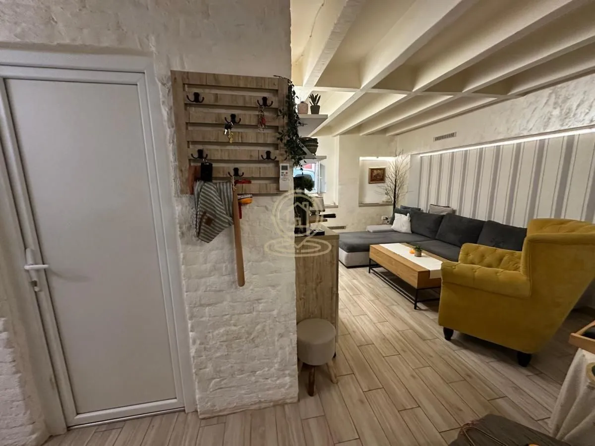 Prodaja, dvosoban stan, 33m², Centar, Novi Sad