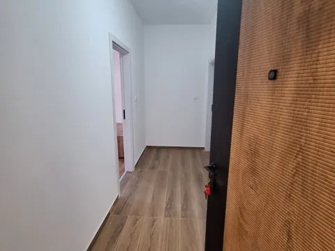 Izdavanje, dvosoban stan, 64m², Tološi, Podgorica - image 7
